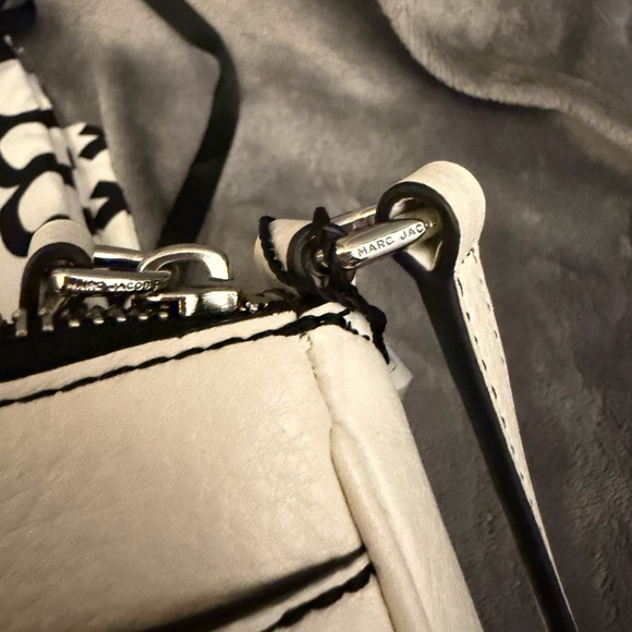 Marc Jacobs Cream Crossbody Bag - Picture 6 of 12